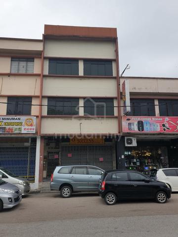 Shoplot located at Kota Tinggi Town 1