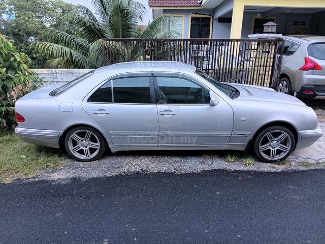1995 Mercedes Benz 230E 2.0 W114 (M) - 4