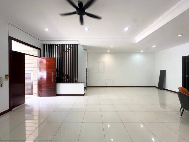 Restrees USJ 17 Subang Jaya Selangor 3 Storey Semi D FOR SALE 1