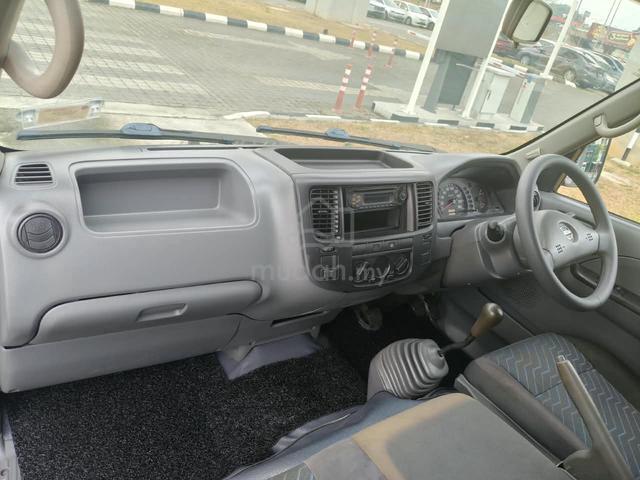 2010 Nissan URVAN 3.0 (M) WINDOW VAN - 5