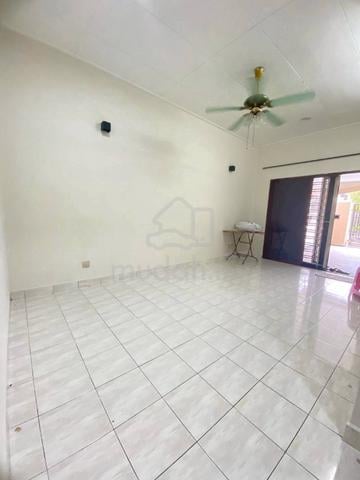 Single storey terrace house baru baru Permas Jaya Partial Furnish unit 1