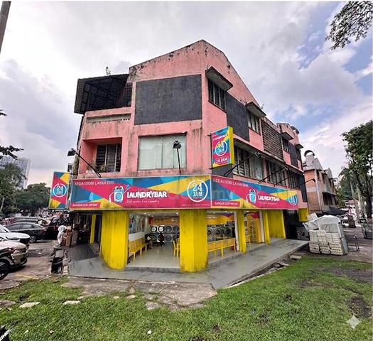Upstairs Unit For Rent Corner Lot 3 Storey At Taman Sri Rampai 1