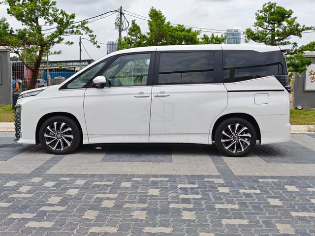 2022 Toyota VOXY 2.0 S-Z (A) Low Mileage Grade 5A - 2