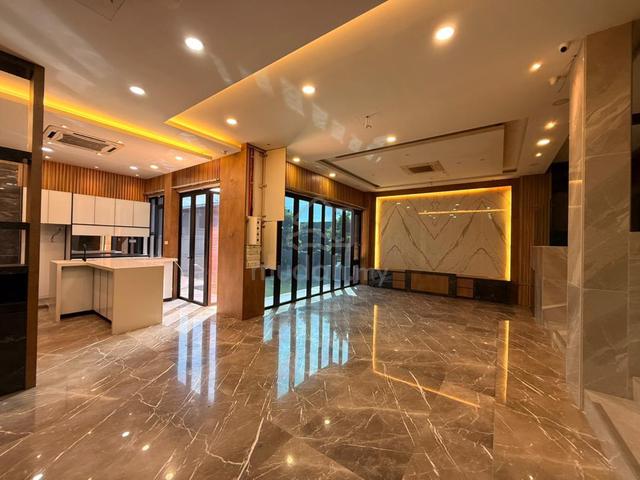 LUXURY Cube on Hill BUNGALOW Impian Emas Skudai Johor OWN PRIVATE LIFT 1