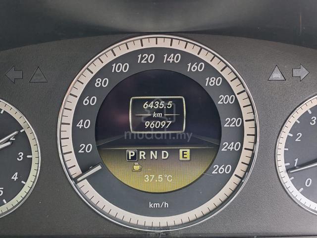 2011 Mercedes Benz E200 CGI -ORI MILEAGE 90k.KM !! - 3
