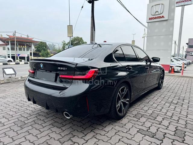 2023 BMW 330i M Sport (A)- Premium Selection - 4