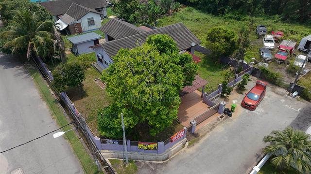 Tanah Besar & Open Title - Corner Lot Banglo Setingkat Kubang Buaya 1
