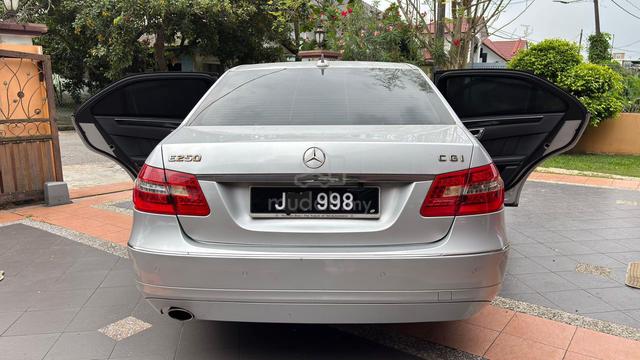 2011 Mercedes Benz E250 CGI BlueEFCY - 3