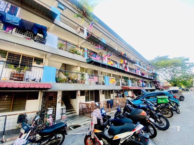 Flat PKNS Seksyen 17 Shah Alam 1