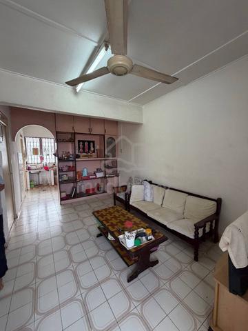 Flat Taman Ungku Tun Aminah 1