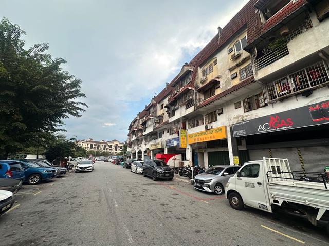 Lembah Maju 1.5 storey shop lot , ampang 1