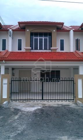Rooms for rent in Double Storey Terrace at Taman Jelita, Taman Tunku 1