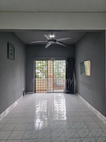 Merak Apartment (Shah Alam) 1