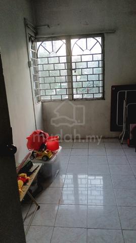 medium room for rent 1