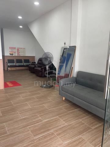 JB beauty studio room for rent ground floor near TCM clinic 1