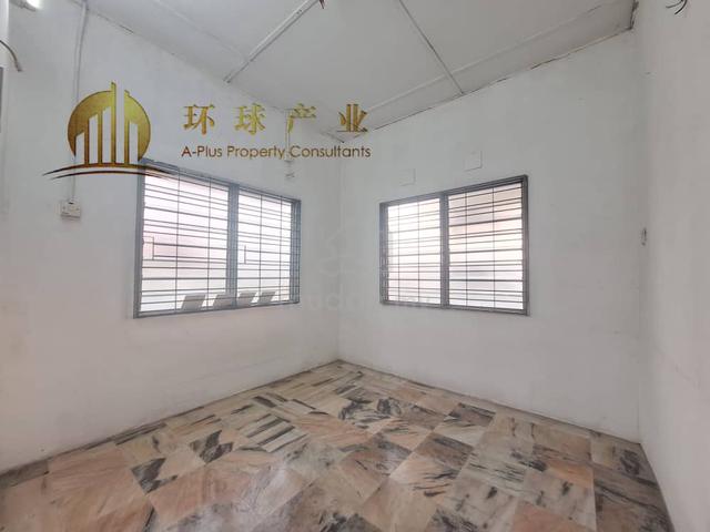 End lot Single Storey @ Alma Tmn Seri Kijang 1