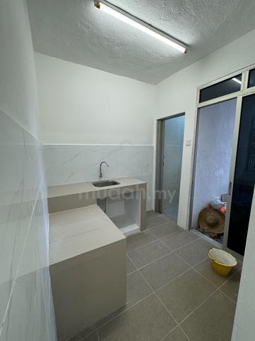 Taman Daya Shop Apartment 3
