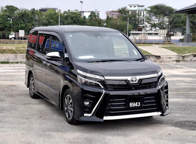 2️⃣0️⃣2️⃣1️⃣ Toyota VOXY 2.0 ZS KIRAMEKI III - 1