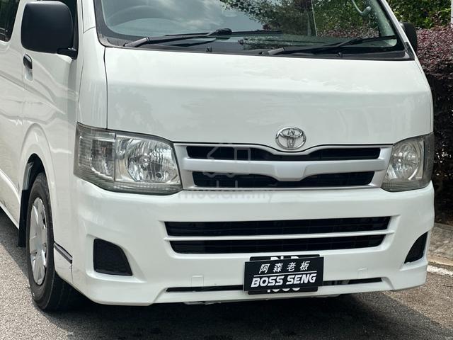 2013 Toyota Hiace 2.5 Window Van Diesel Manual - 2
