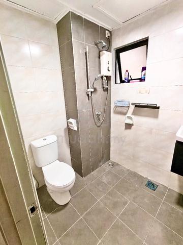 Middle Room One Damansara 1