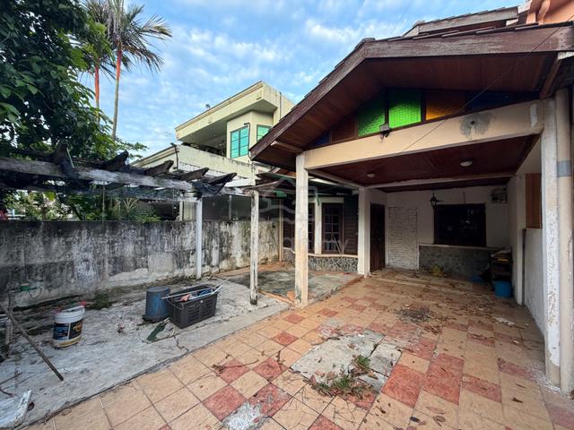 FREEHOLD 2-Storey Terrace SS5 near Tabung Haji Kelana Jaya FACING OPEN 1