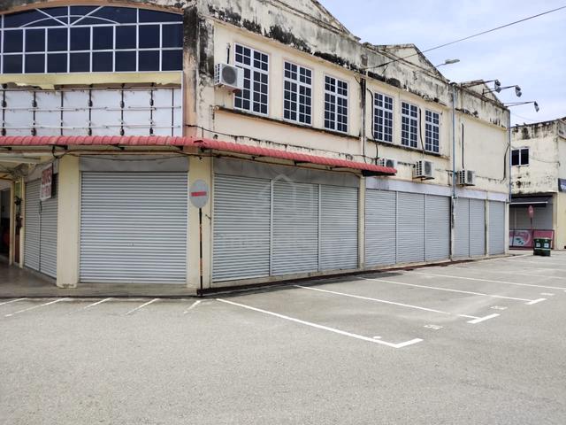 CORNER LOT Ground Floor Shoplot at Bera FOR RENT!!! 1
