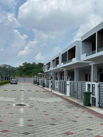 Vila Aster 2 Storey Link House For Rent 1