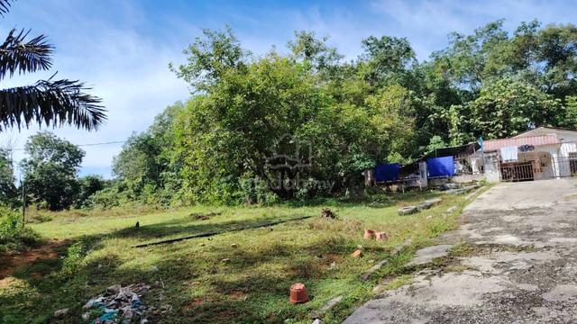 Land with house 1
