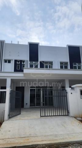 Bandar Dato' Onn JLN Perjiranan 14 with 3bed Terrace House 1
