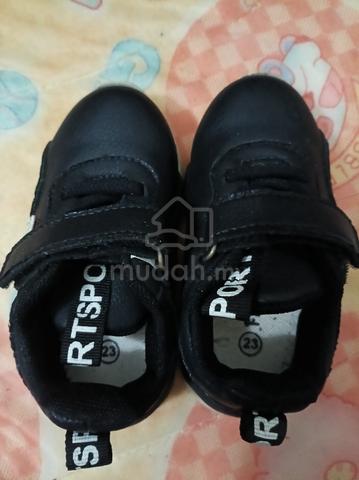 kid shoes - photo 3 of 6