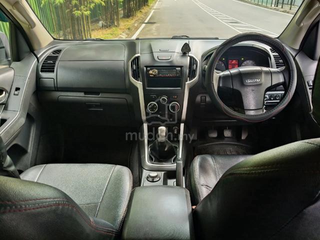 2014 Isuzu D-MAX 2.5 4X4 (M) - 5