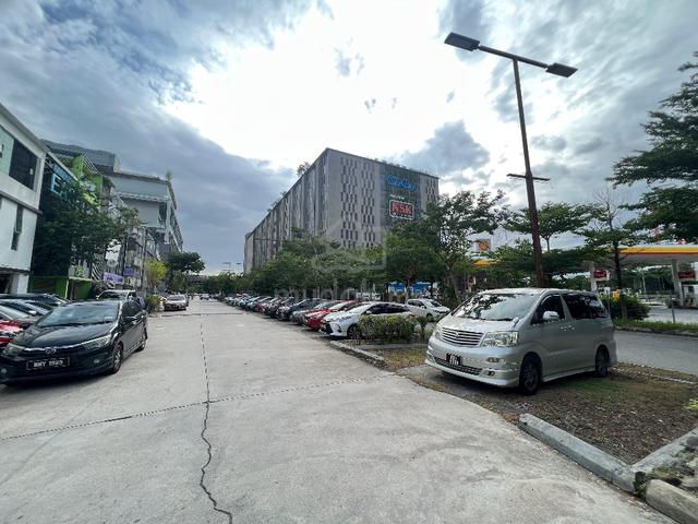 {MAINROAD} Freehold 3-sty Corner Shop One City, Subang Jaya , TENANTED 3