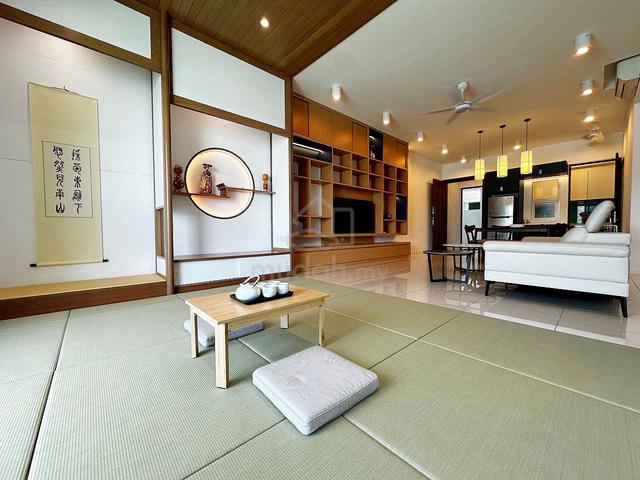Queens Residences Q1 @ Queens Waterfront 1
