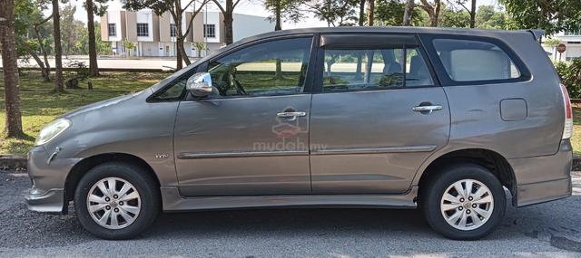 2009 Toyota INNOVA 2.0 G FACELIFT (A) - 4
