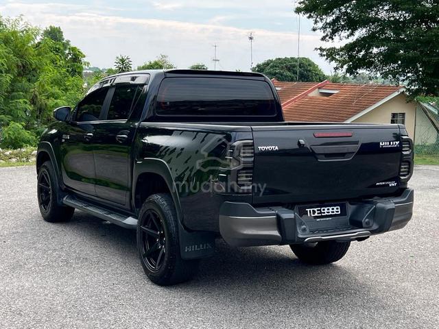 2020 Toyota HILUX 2.8 BLACK EDITION (A) - 4