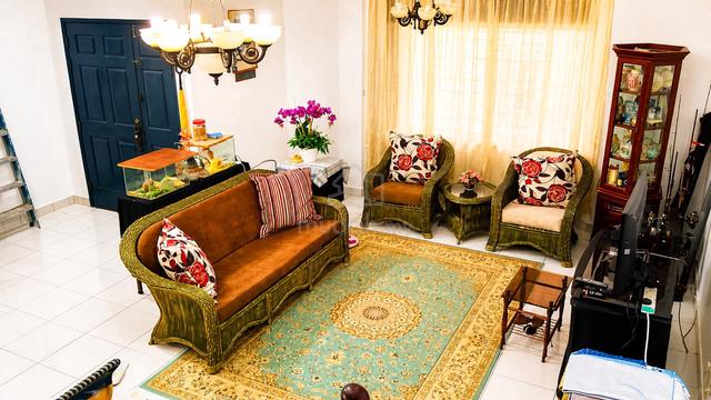 Fully Renovated Freehold Terrace House With Open View For Sale 1