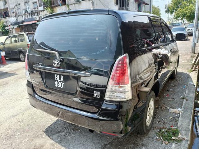 2011 Toyota INNOVA 2.0 E (A) - 3