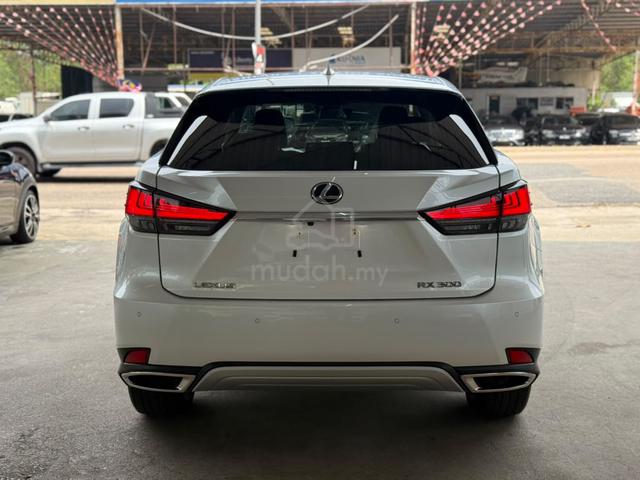 2021 LEXUS RX300 Luxury. SUNROOF. BROWN SEAT - 4