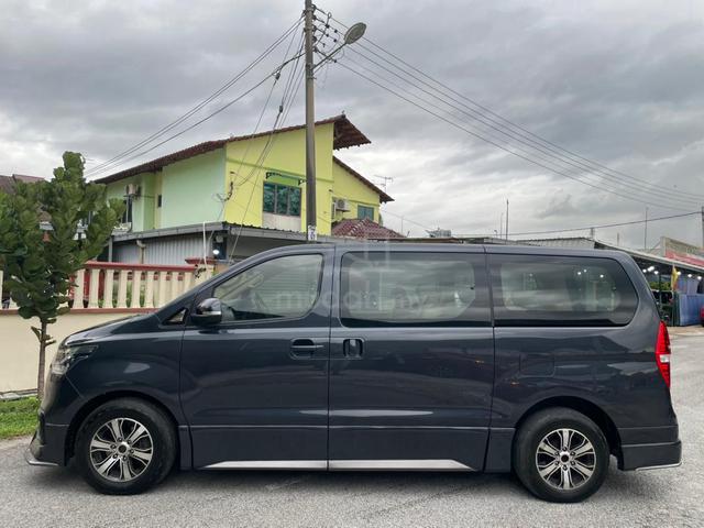 Hyundai GRAND STAREX EXECUTIVE 2.5L LEATHER SEAT - 3