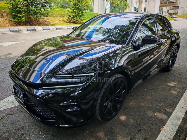 2025 Toyota CROWN 2.5 SPORT Z (A) 7k mileage - 2