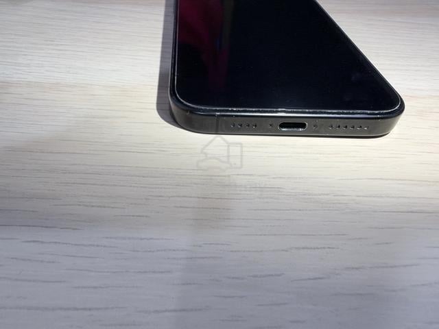 iphone 16 pro max 1tb - photo 2 of 6