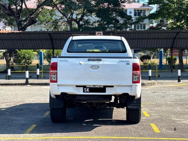 2013 Toyota HILUX 3.0 G (A) - 4