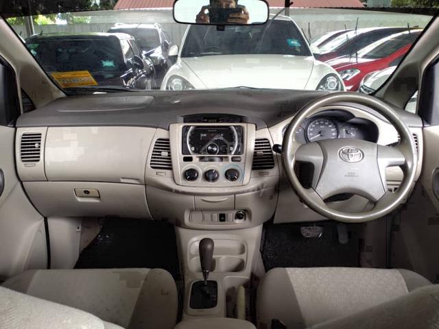 2015 Toyota Innova 2.0 E (A) 4 Speed Auto - 5