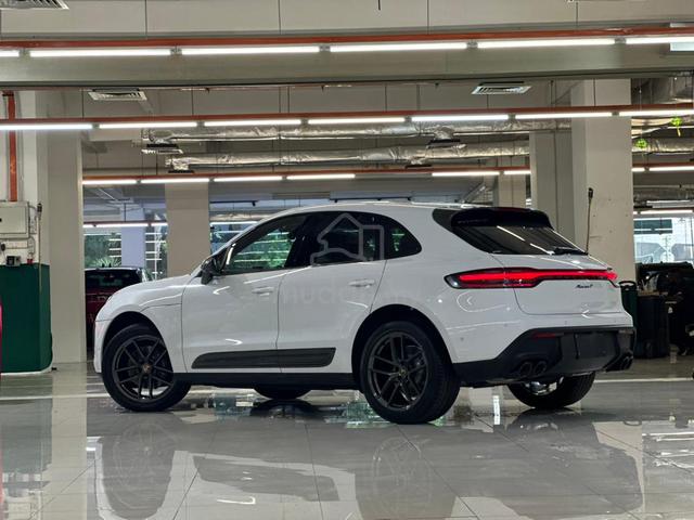 (NEW ARRIVAL + LOW MILEAGES) 2023 Porsche MACAN T - 2
