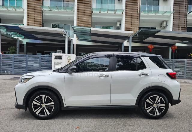 2022 Perodua ATIVA 1.0 AV (A)ONE OWNER - 4