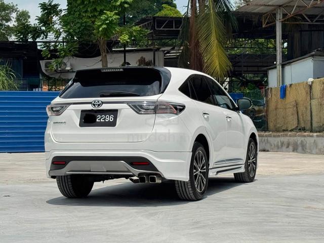 2017 Toyota HARRIER 2.0 PREMIUM Power boot - 2
