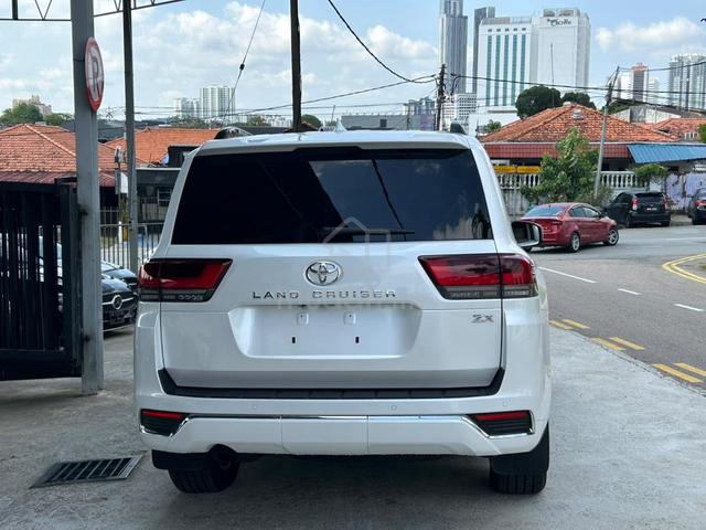 2024 Toyota LANDCRUISER 3.4 ZX PETROL 4CAM 10K - 4