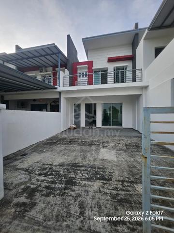Double Storey House Iris & Cosmos, Bandar Springhill  1