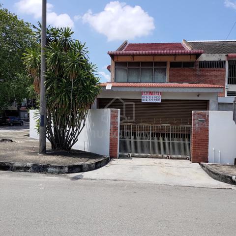 Taman Selat corner house for rent 1