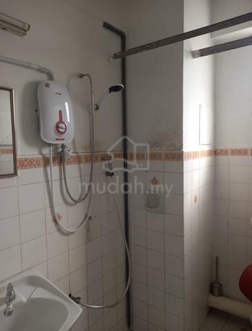 Aircon common room for rent 3
